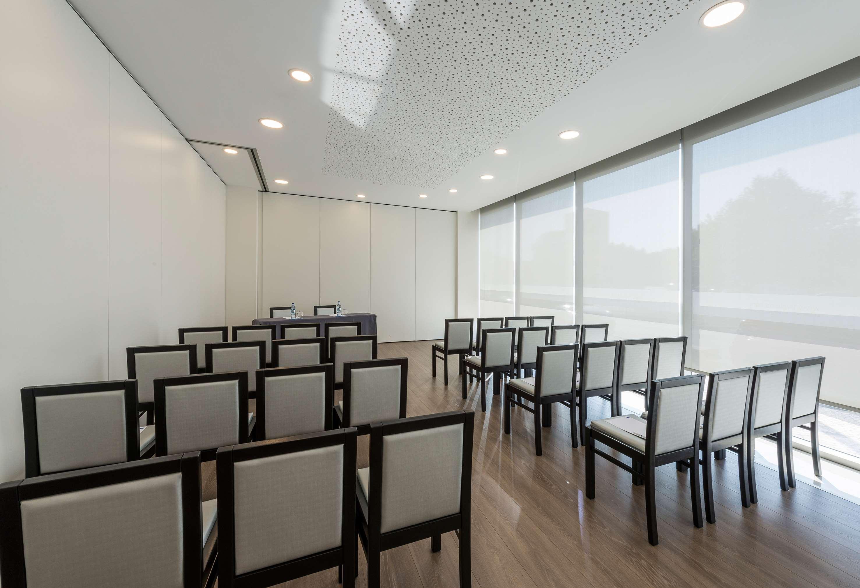 Tryp By Wyndham Leiria Hotel Екстериор снимка