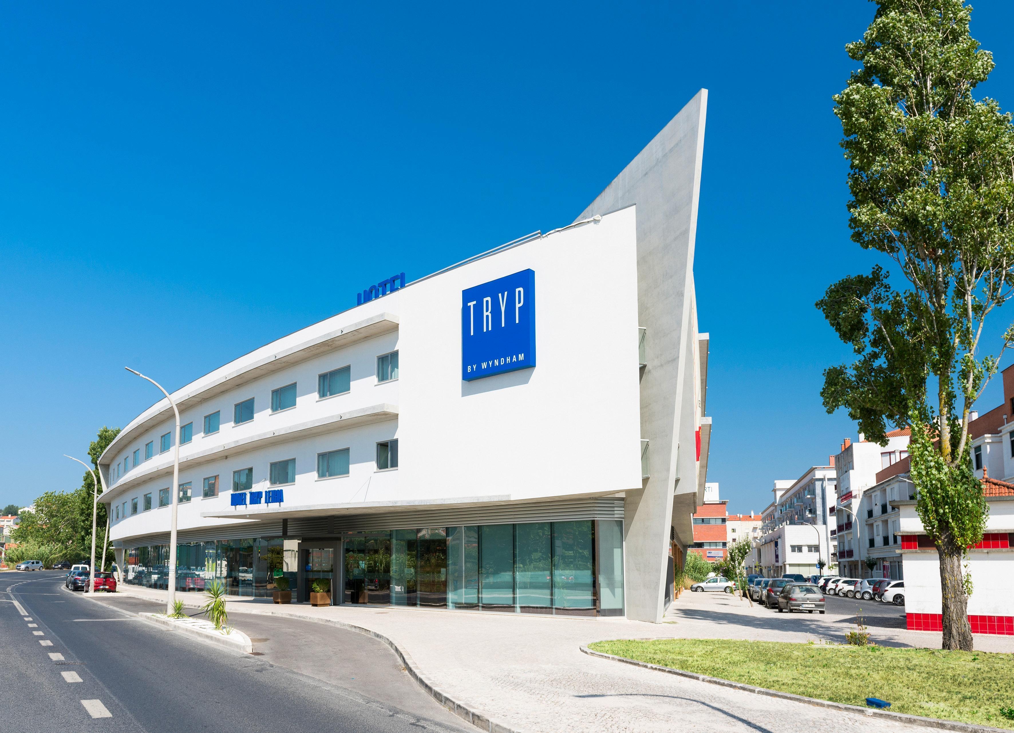 Tryp By Wyndham Leiria Hotel Екстериор снимка