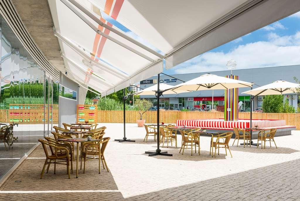 Tryp By Wyndham Leiria Hotel Ресторант снимка