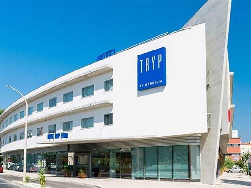 Tryp By Wyndham Leiria Hotel Екстериор снимка